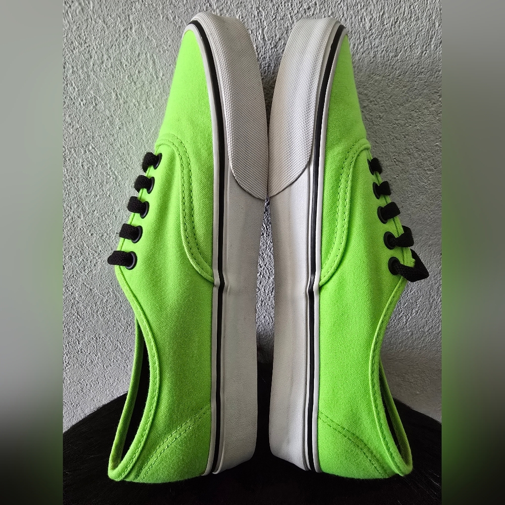 Vans Off The Wall Bright Neon Green Men's 9 Womens 10.5 - Picture 4 of 7